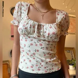 PRETTY FLORAL BLOUSE